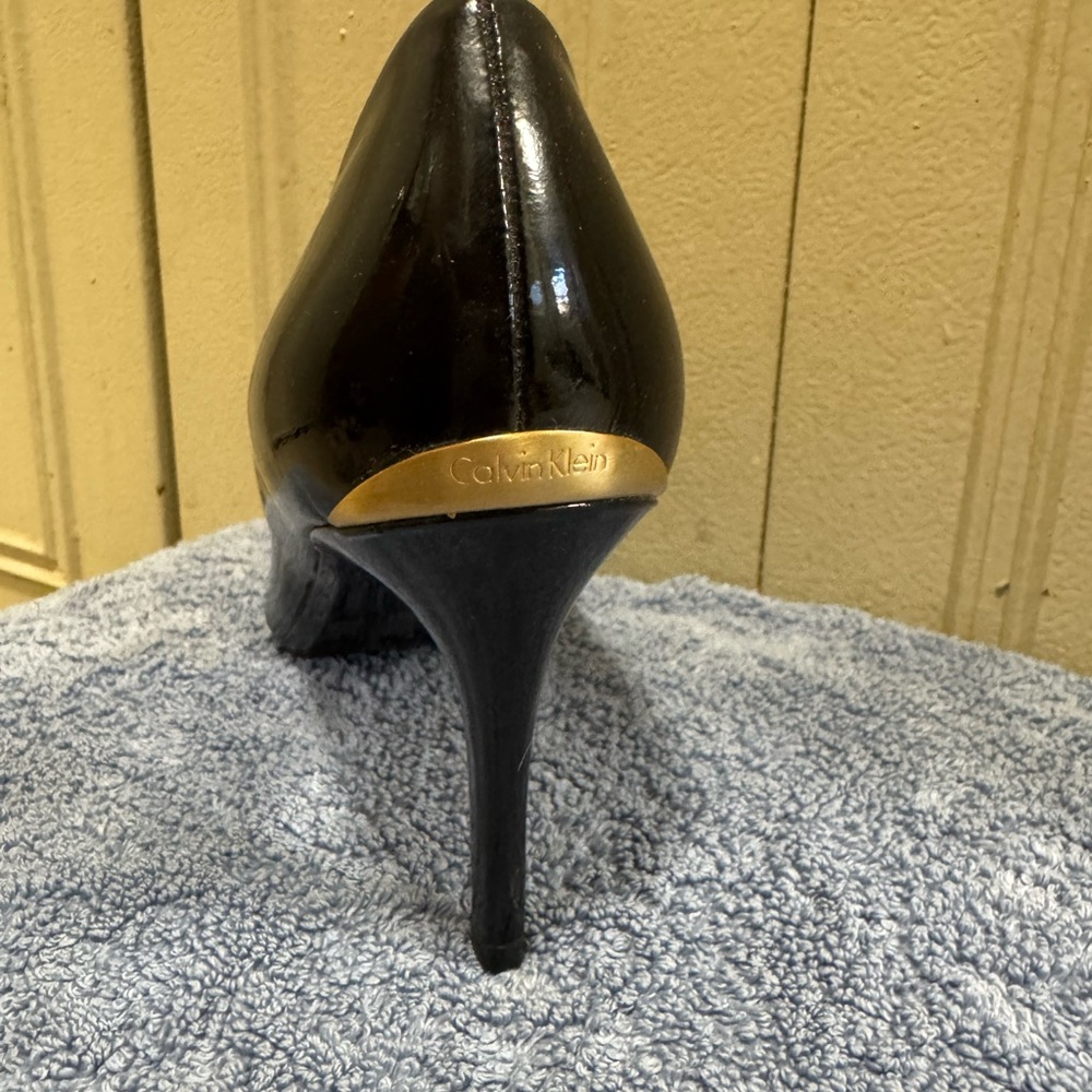 Calvin Klein Elegant Black Women's Pumps - Picture 3 of 8
